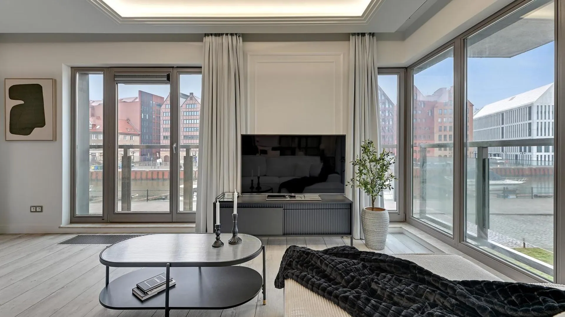 Waterlane River View Premium Spa, Pool & Gym By Downtown Apartments Gdansk 0*,  Poland